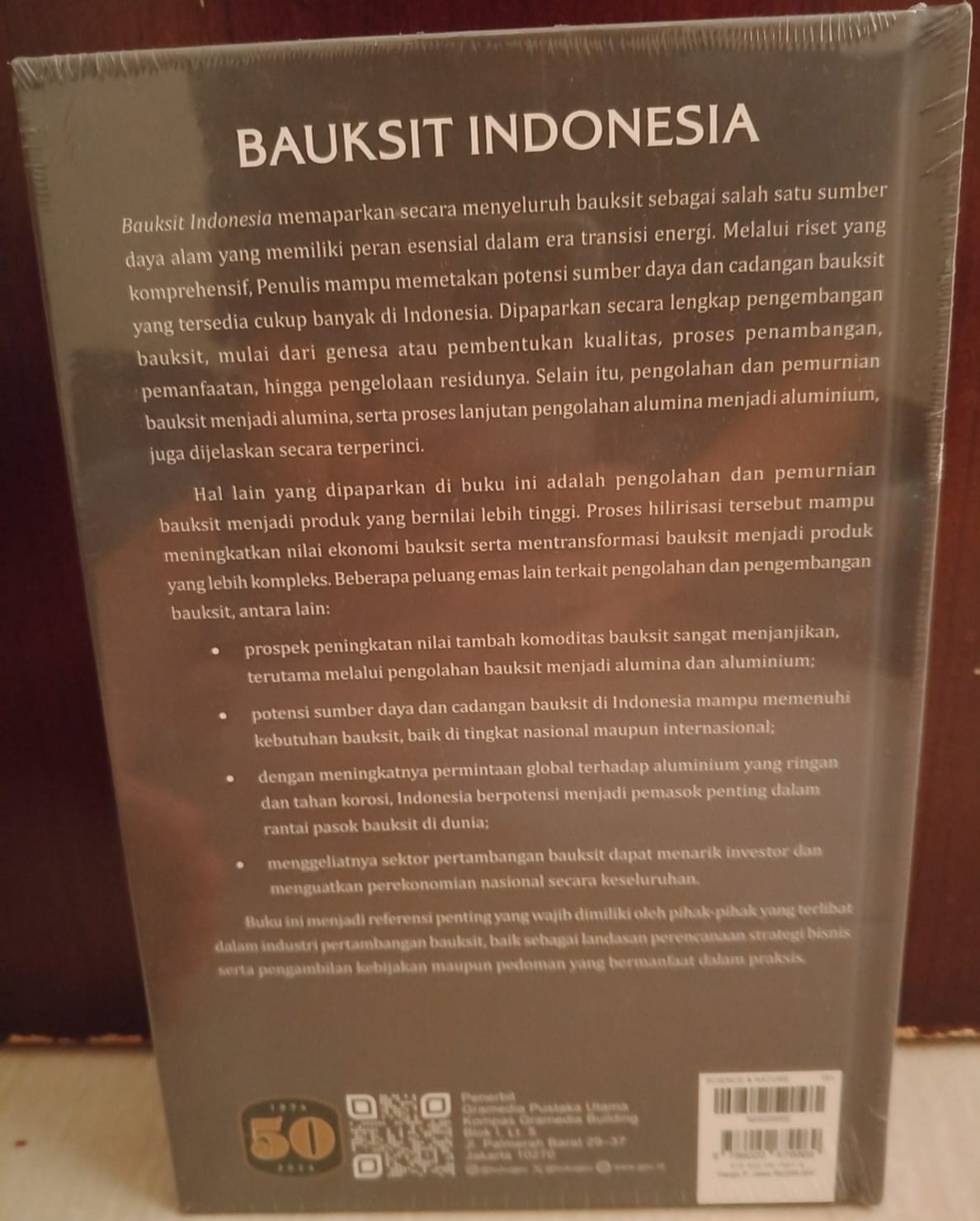 Buku Bauksit Indonesia Prof. Dr. Ir. Irwandy Arif, M.Sc Penerbit Gramedia Pustaka Utama